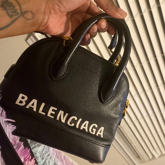 Authentic ! - Picture 1 of 3